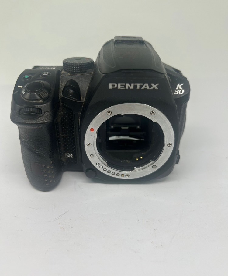 ペンタックス K30のカメラをお買取り致しました！