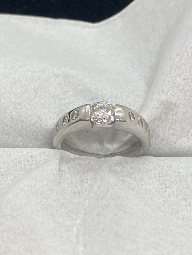 Pt900 ダイヤモンド リングをお買取り致しました！