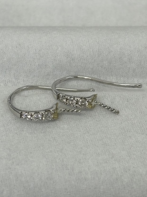 k18WGダイヤピアスをお買取り致しました。