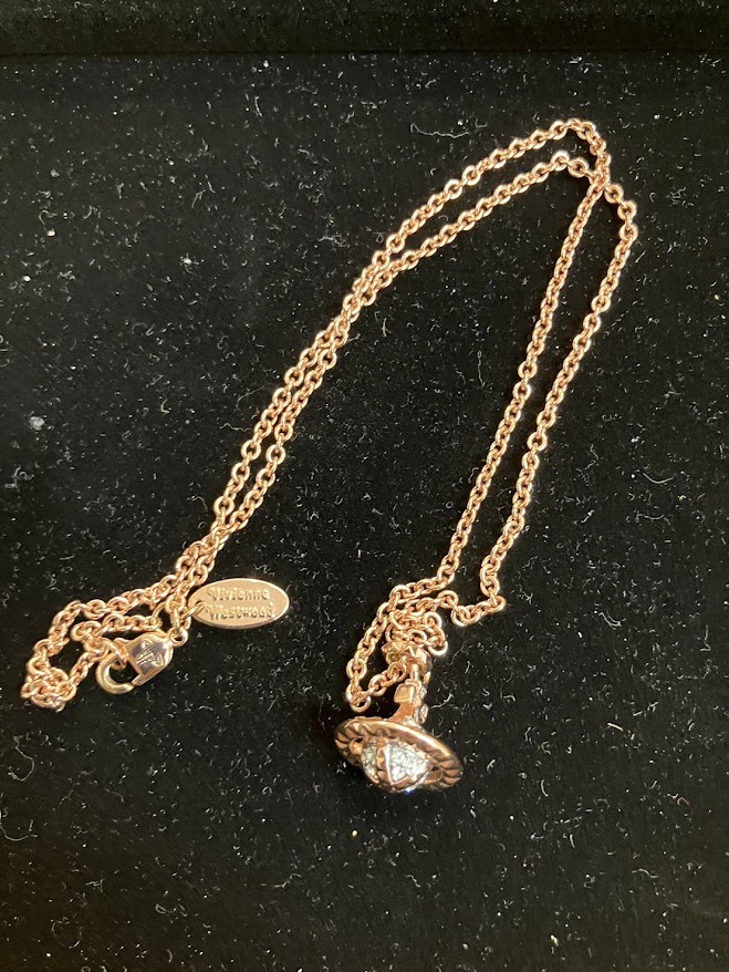 ヴィヴィアンウエストウッドネックレスをお買取り致しました。