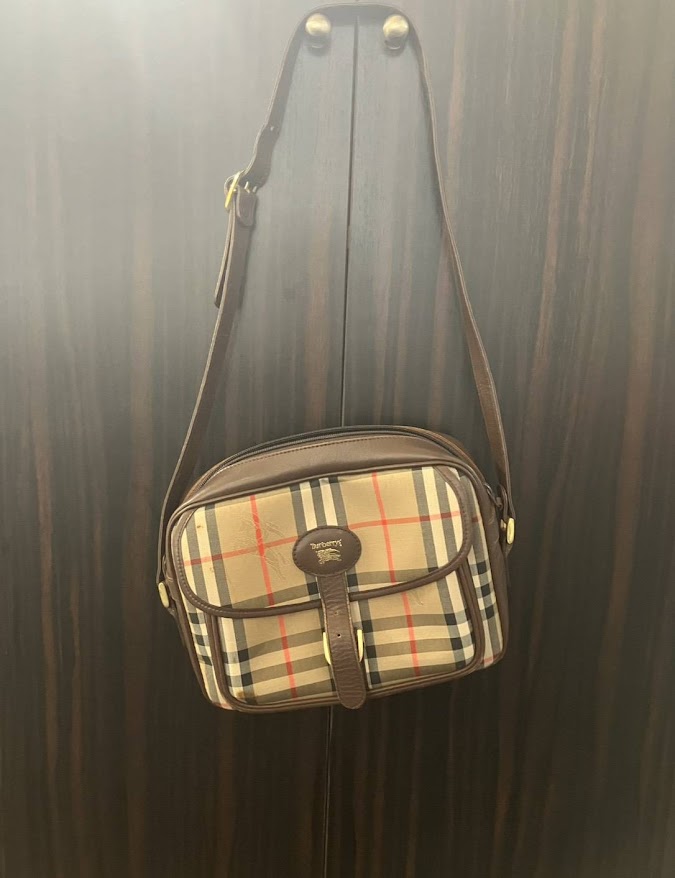 バーバリーのカバンをお買取り致しました。