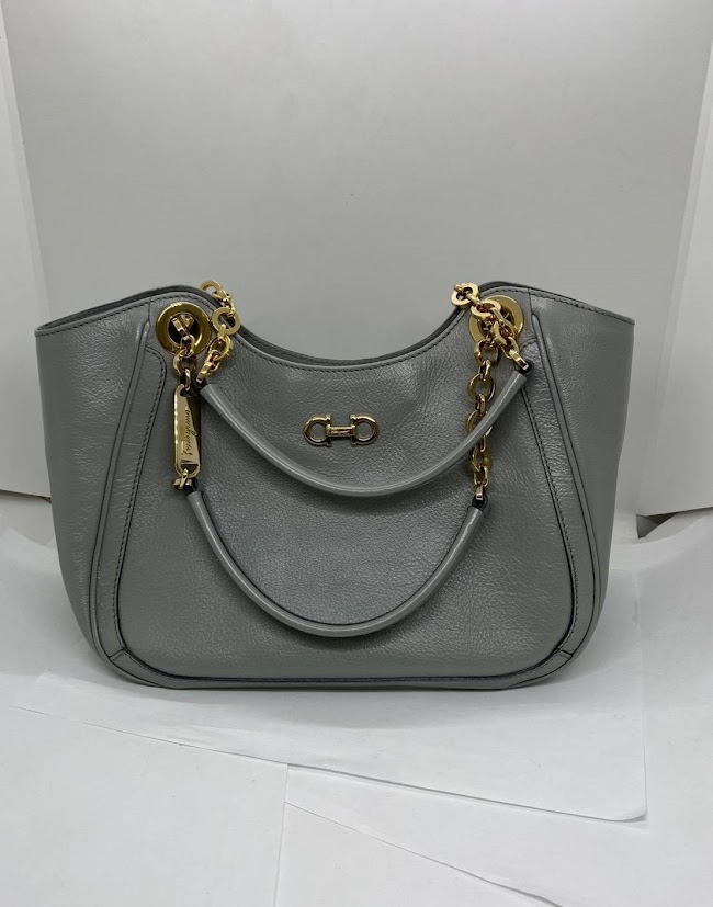 フェラガモバッグをお買取り致しました。