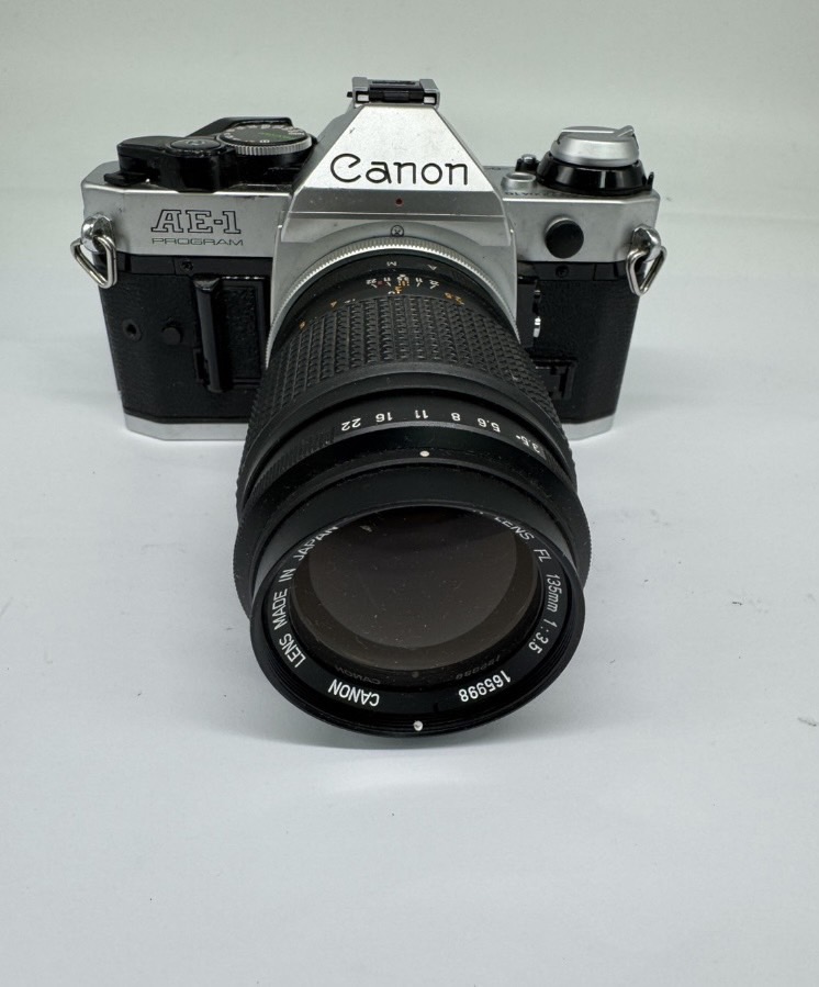キャノンAE-1のレンズ付カメラをお買取り致しました。