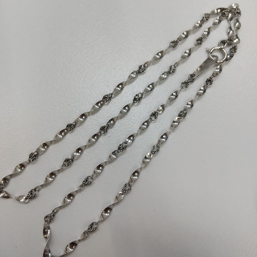 Pt900のネックレスをお買取り致しました。