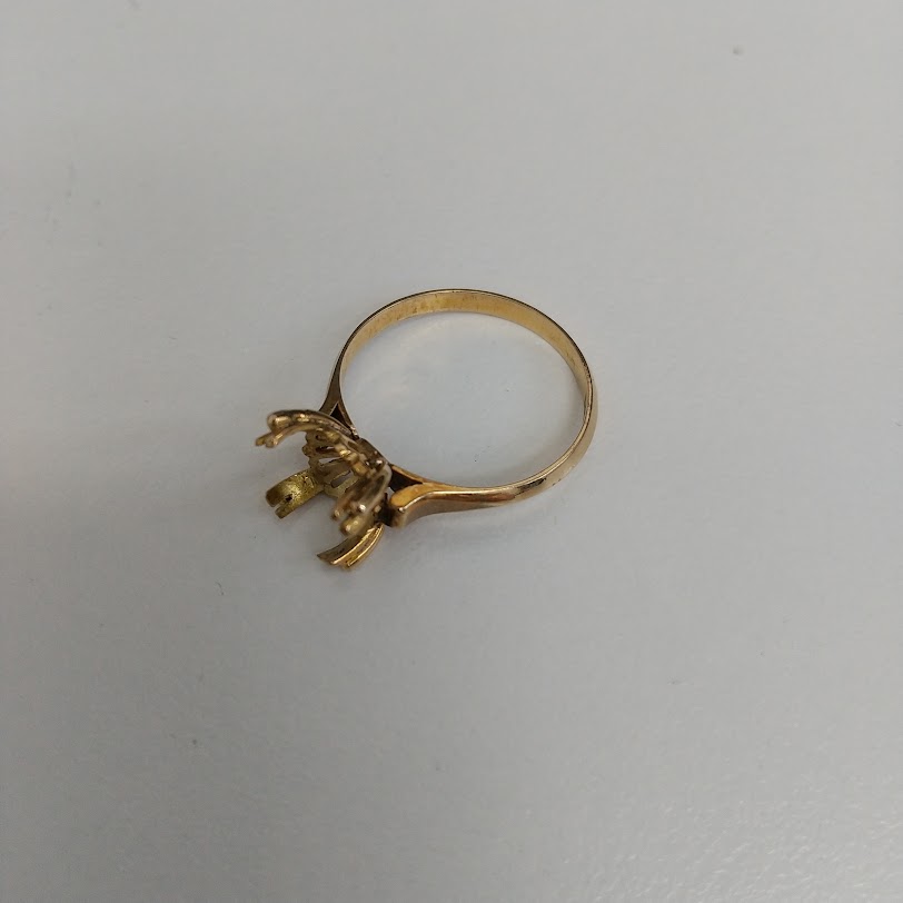 K18のリング枠をお買取り致しました。