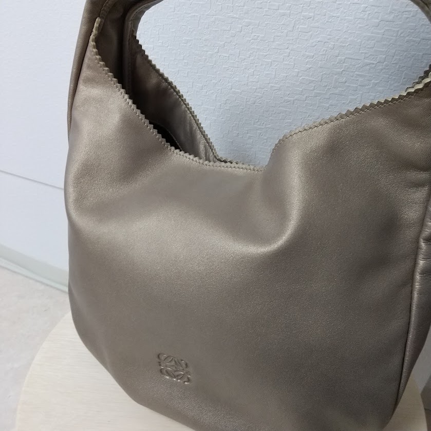 ロエベのレザートートバッグをお買取り致しました。