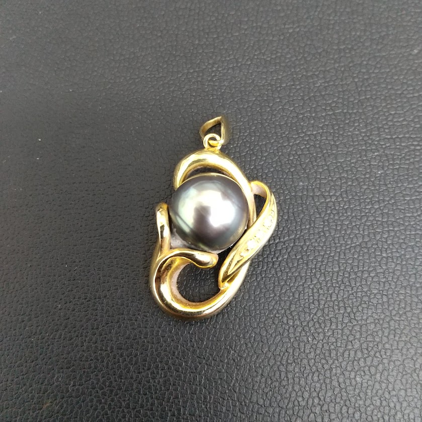 K18パールのトップをお買取り致しました。