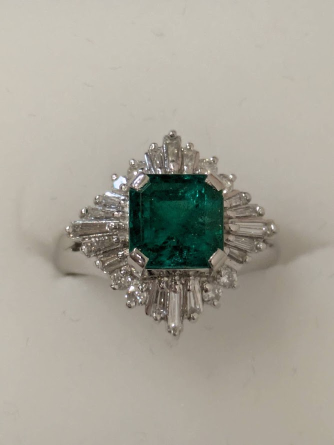 Pt900エメラルドのリングをお買取り致しました!