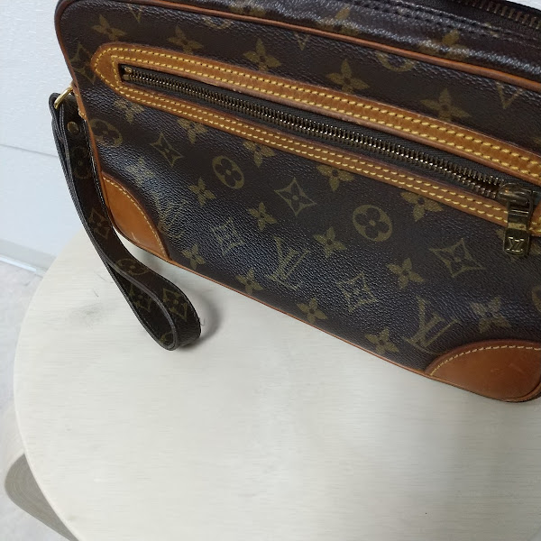 ルイヴィトンのセカンドバッグをお買取り致しました。