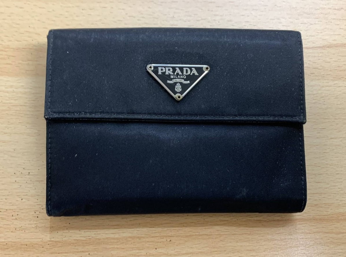 プラダのお財布をお買取り致しました！