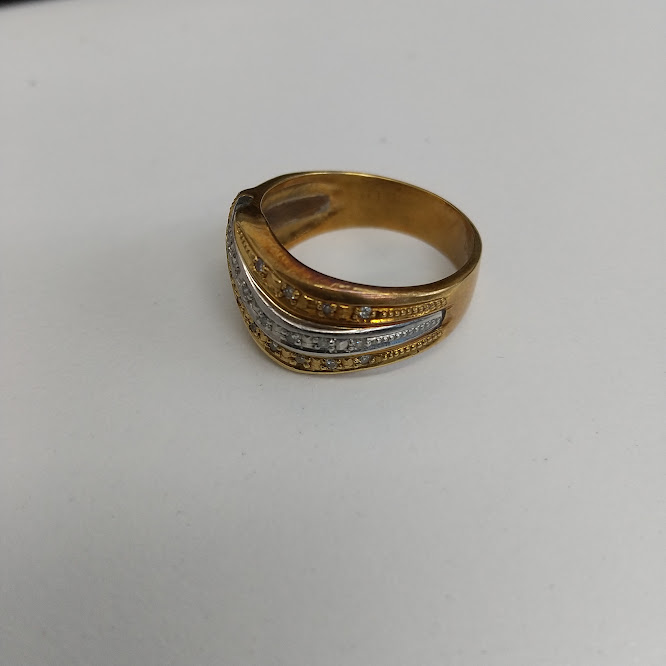 K18Pt900のメレダイヤリングをお買取り致しました！