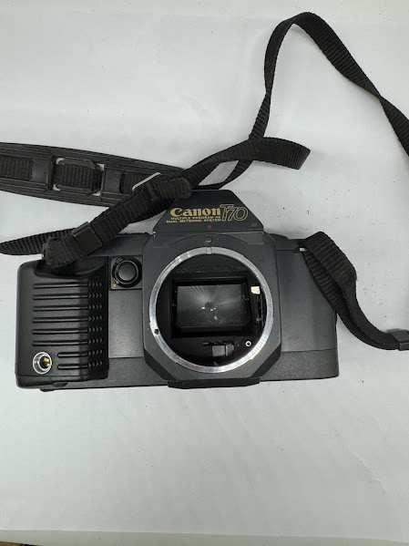 キャノンT70のカメラをお買取り致しました！