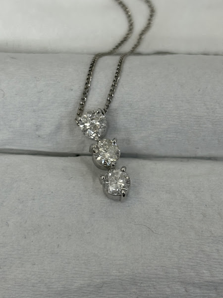 pt900のダイヤネックレスをお買取り致しました！